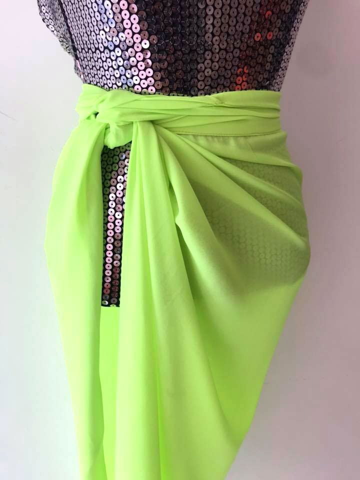 saia transparente neon