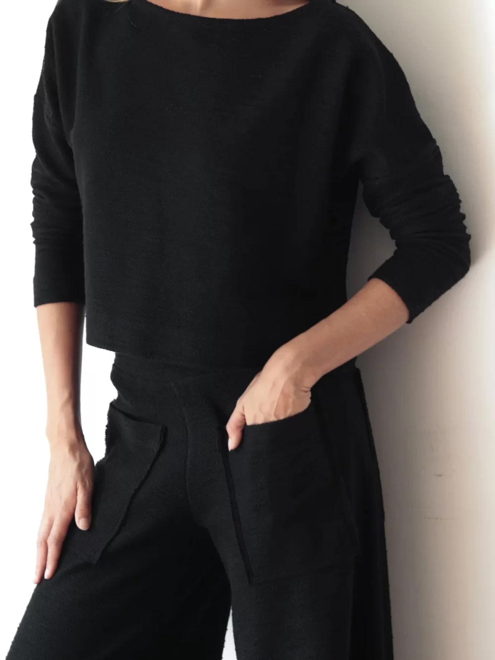 Blusa canoa moletom - preta