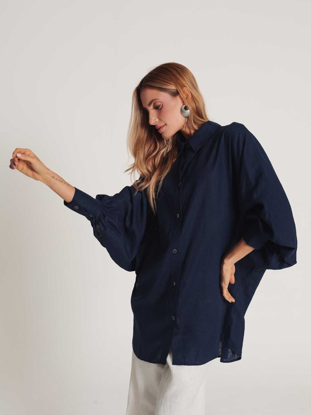 Camisa oversized de linho azul marinho - Morgen